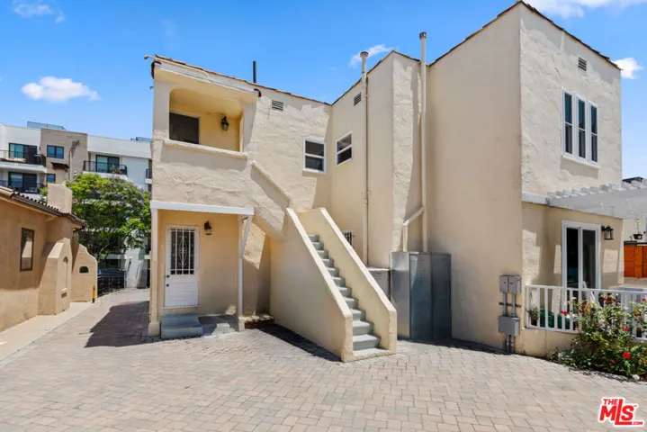1433 Livonia Avenue, Los Angeles, California 90035