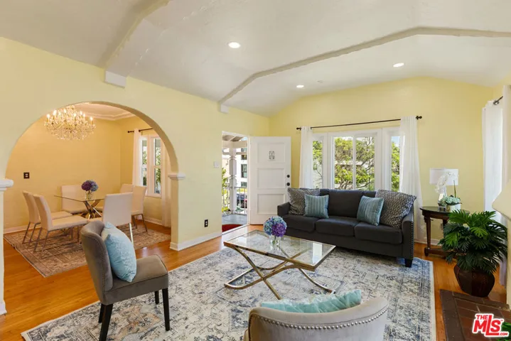 1433 Livonia Avenue, Los Angeles, California 90035