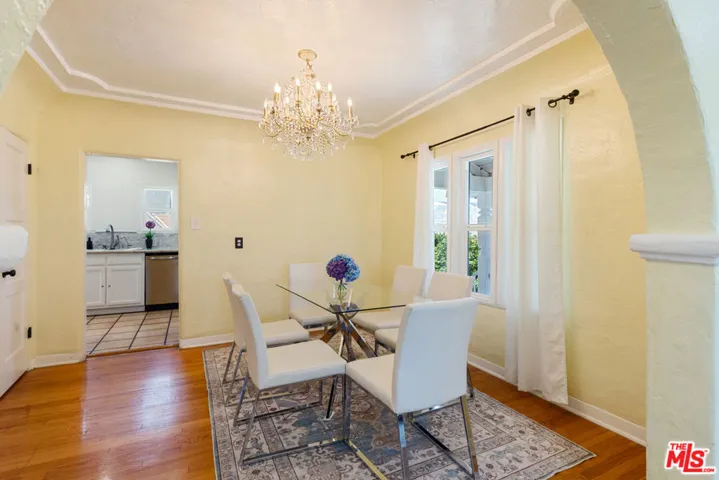 1433 Livonia Avenue, Los Angeles, California 90035