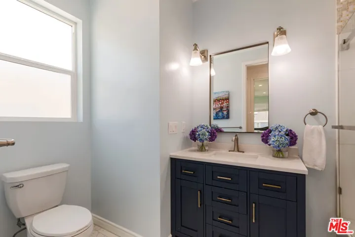 1433 Livonia Avenue, Los Angeles, California 90035