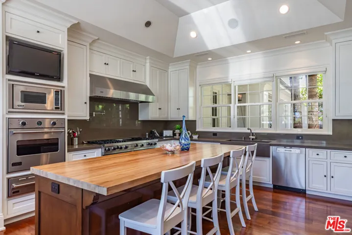 32300 Pacific Coast Highway, Malibu, California 90265