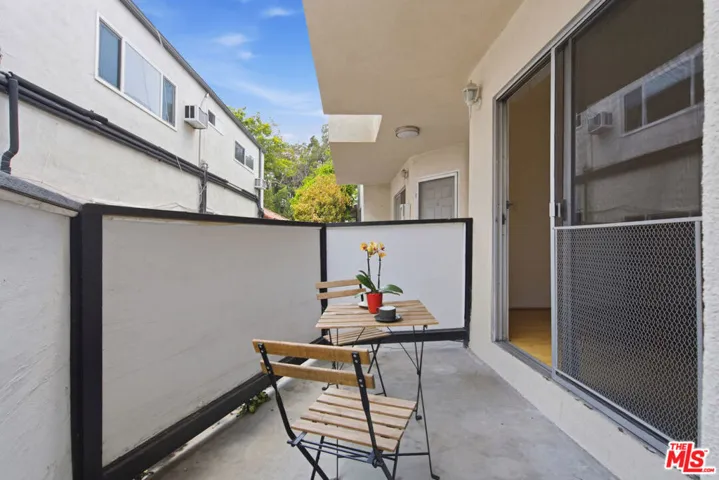 1672 Federal Avenue 3, Los Angeles, California 90025