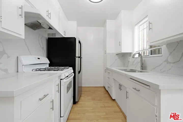 1672 Federal Avenue 3, Los Angeles, California 90025