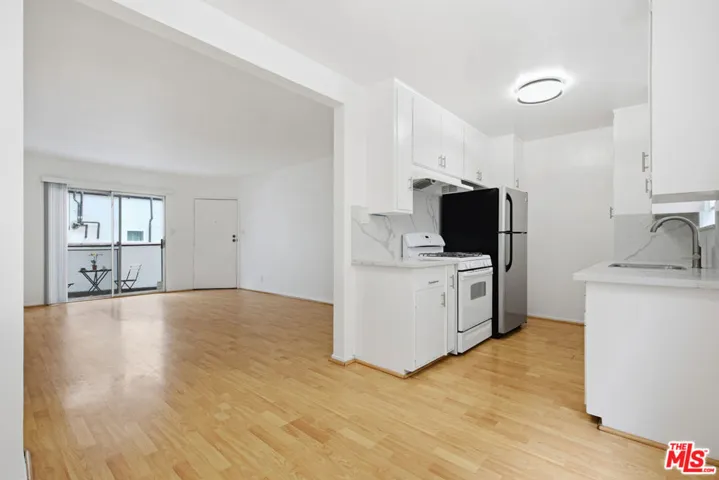 1672 Federal Avenue 3, Los Angeles, California 90025