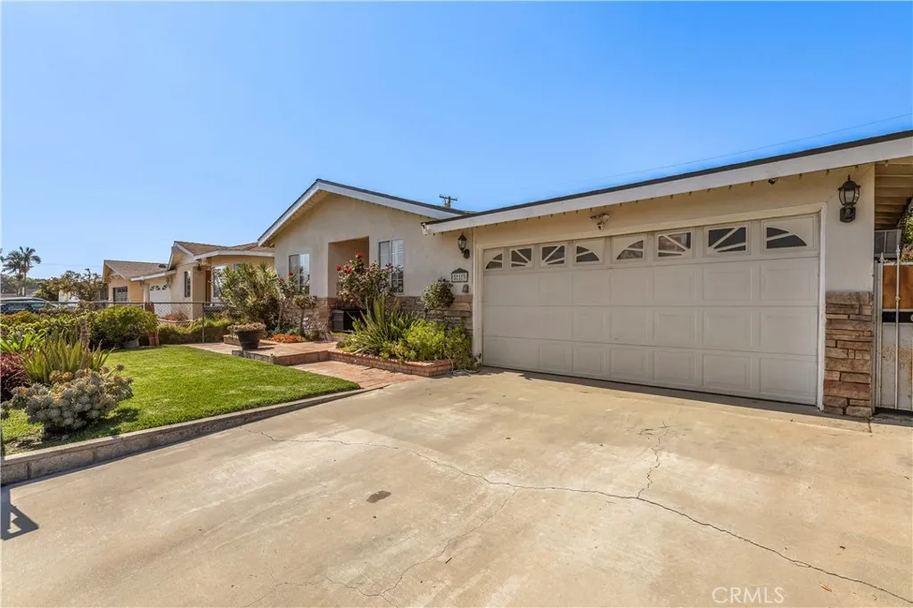 513 W 224th, Carson, California 90745 — photo 4