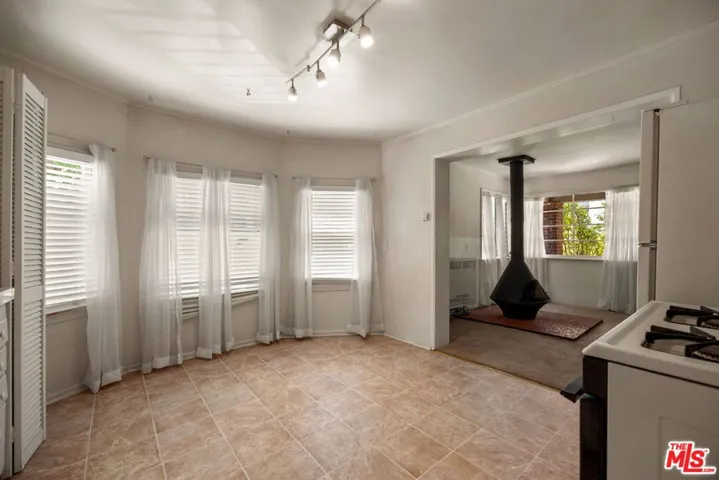 435 Raymond Avenue, Santa Monica, California 90405