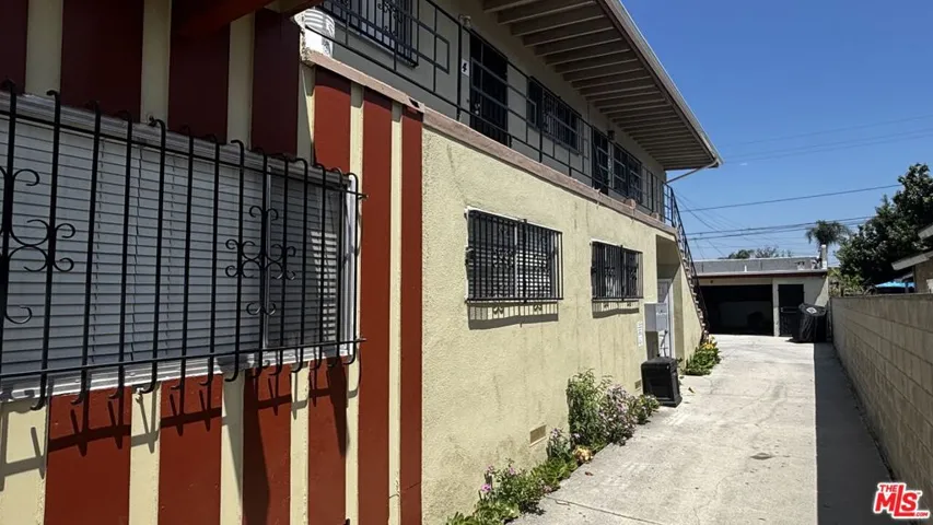 309 W Buckthorn Street 1, Inglewood, California 90301