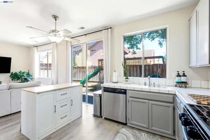 1356 Peppertree Way, Tracy, California 95376