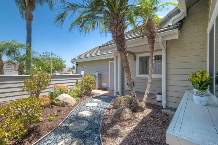 1826 Spyglass Cir, Vista, California 92081