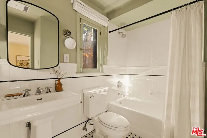 937 Lucile Avenue, Los Angeles, California 90026