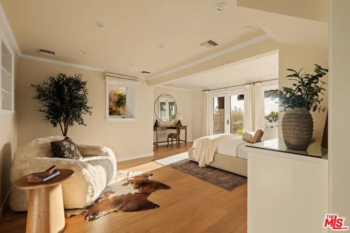 937 Lucile Avenue, Los Angeles, California 90026