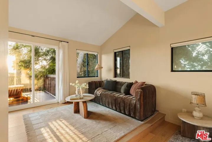 937 Lucile Avenue, Los Angeles, California 90026