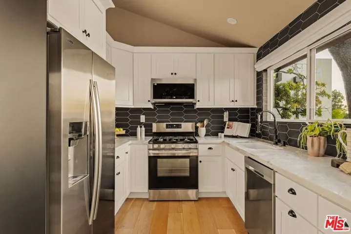 937 Lucile Avenue, Los Angeles, California 90026