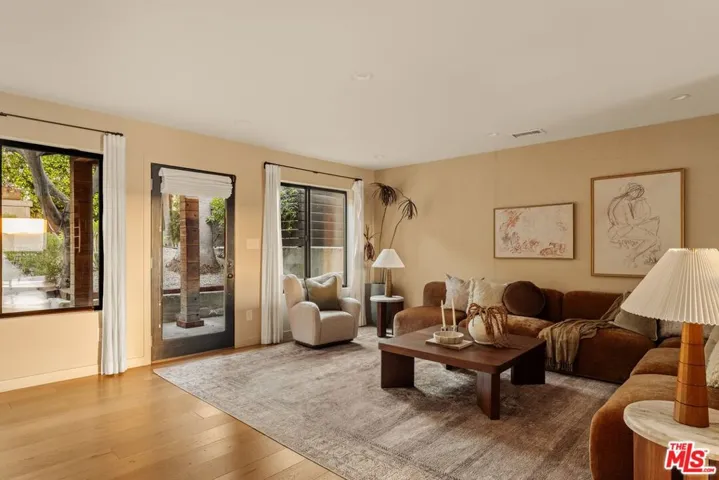 937 Lucile Avenue, Los Angeles, California 90026
