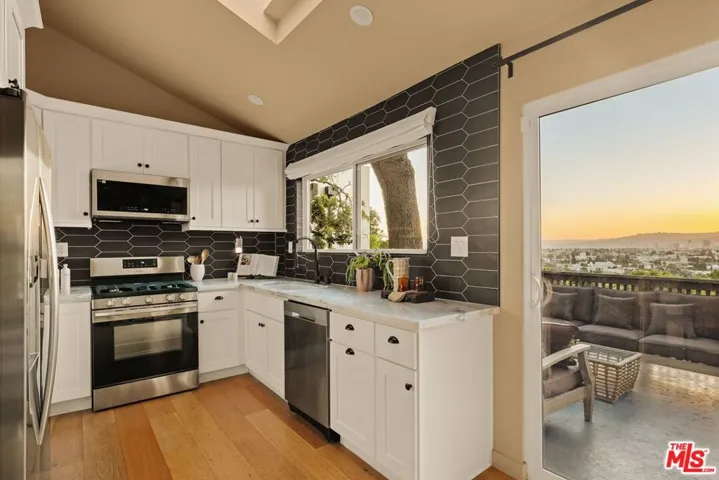 937 Lucile Avenue, Los Angeles, California 90026