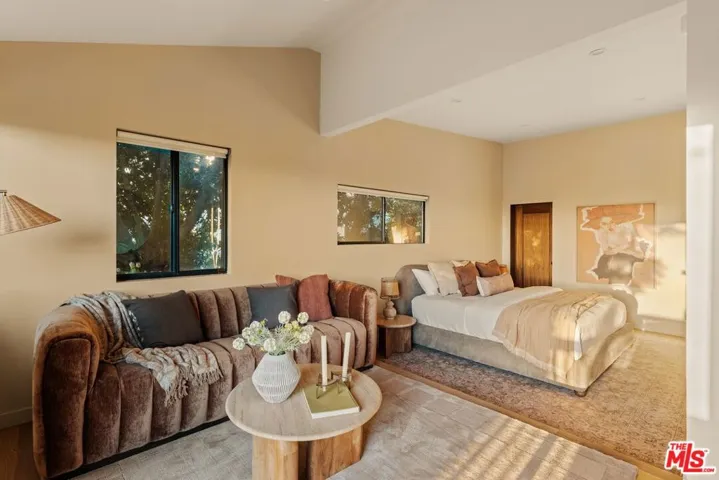 937 Lucile Avenue, Los Angeles, California 90026