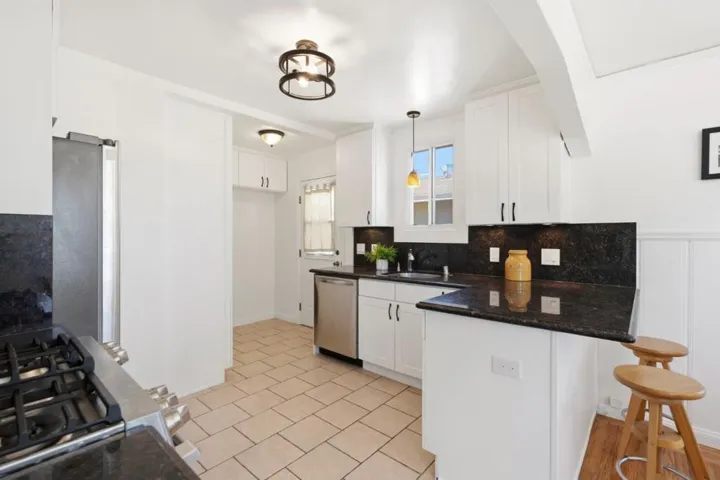 527 Poplar Avenue, San Bruno, California 94066