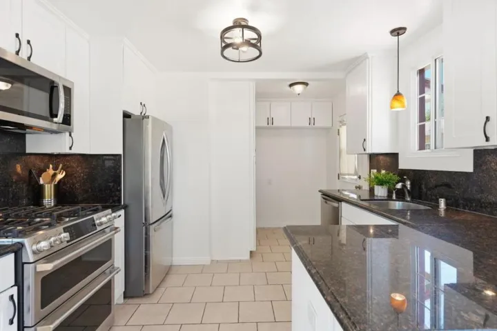 527 Poplar Avenue, San Bruno, California 94066