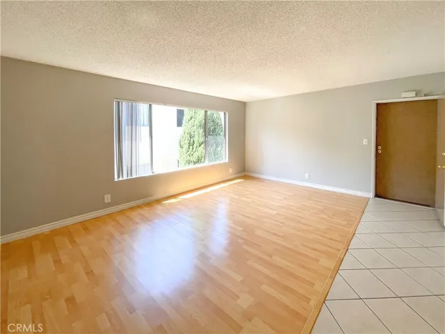 13717 Chadron Avenue 14, Hawthorne, California 90250