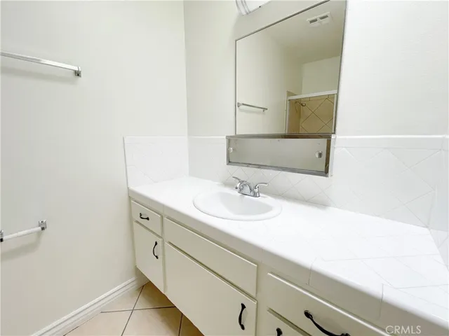 13717 Chadron Avenue 14, Hawthorne, California 90250