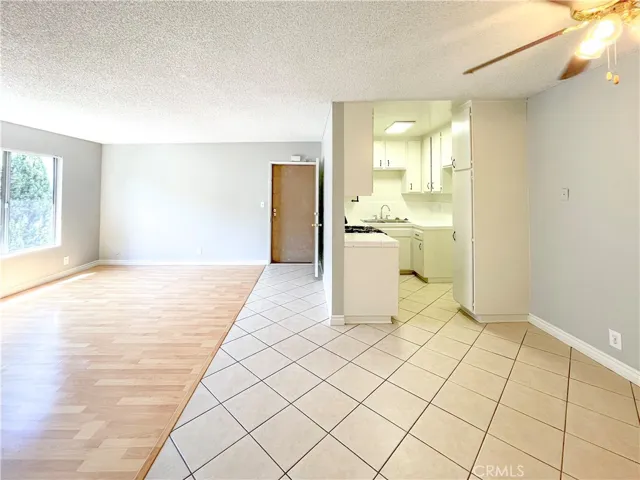 13717 Chadron Avenue 14, Hawthorne, California 90250