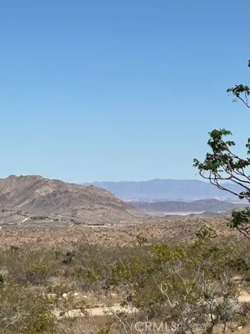 5437 Davis Way, Yucca Valley, California 92284