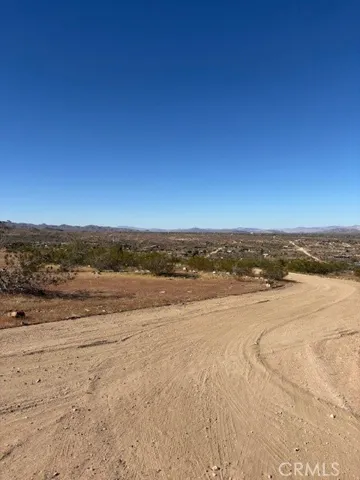 5437 Davis Way, Yucca Valley, California 92284