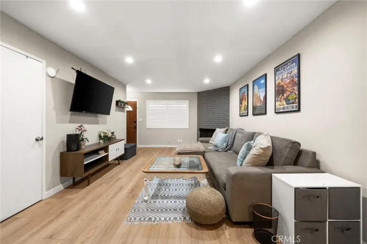 2452 Chelsea Place M, Santa Monica, California 90404
