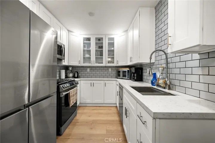 2452 Chelsea Place M, Santa Monica, California 90404