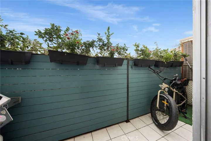 2452 Chelsea Place M, Santa Monica, California 90404