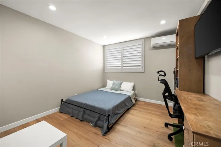 2452 Chelsea Place M, Santa Monica, California 90404