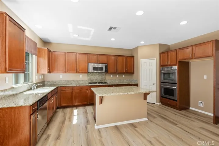 40485 Amesbury, Temecula, California 92591