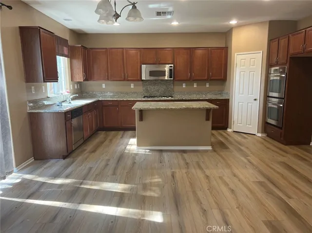 40485 Amesbury, Temecula, California 92591