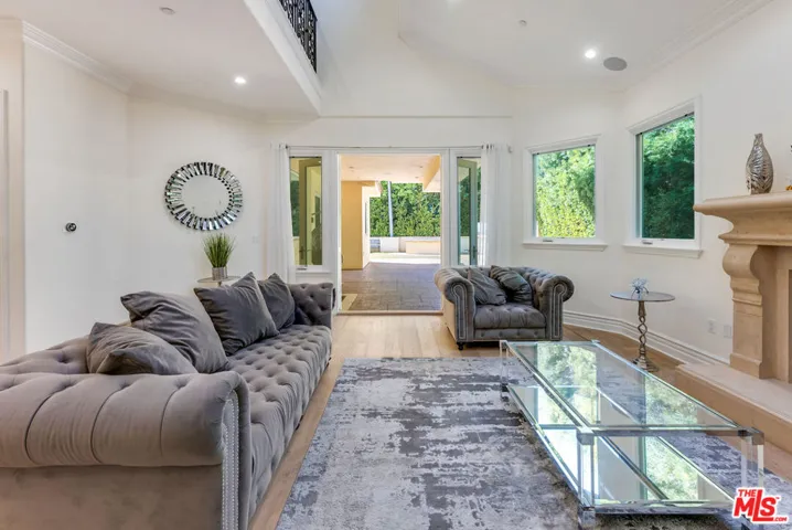 391 S Saltair Avenue, Los Angeles, California 90049