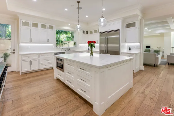 391 S Saltair Avenue, Los Angeles, California 90049