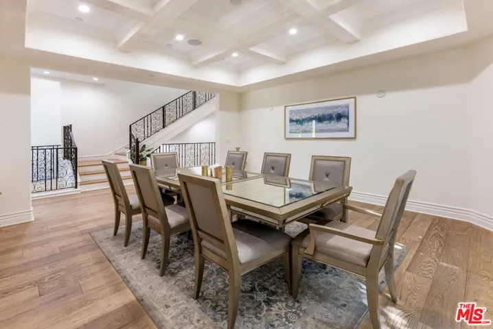 391 S Saltair Avenue, Los Angeles, California 90049