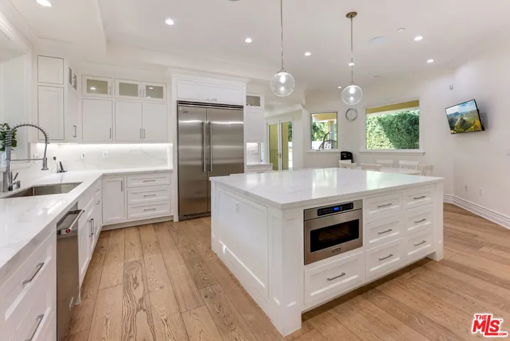 391 S Saltair Avenue, Los Angeles, California 90049