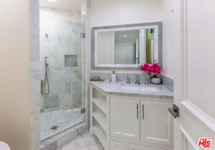 391 S Saltair Avenue, Los Angeles, California 90049