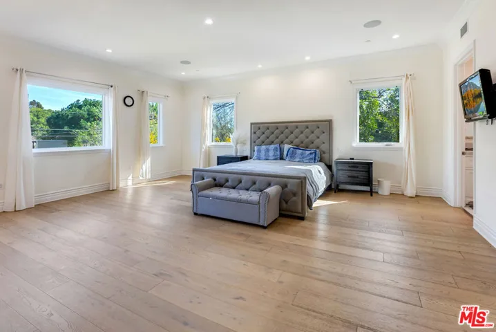 391 S Saltair Avenue, Los Angeles, California 90049