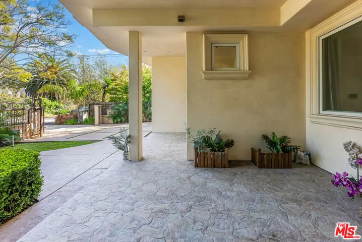 391 S Saltair Avenue, Los Angeles, California 90049