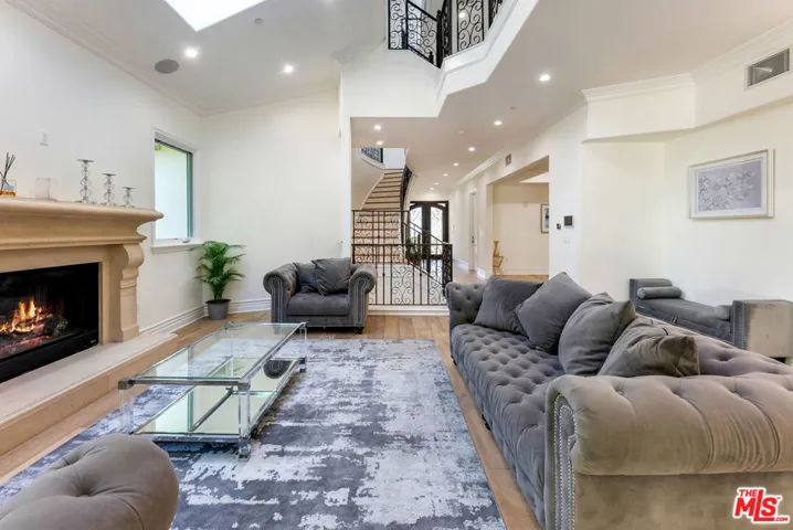 391 S Saltair Avenue, Los Angeles, California 90049