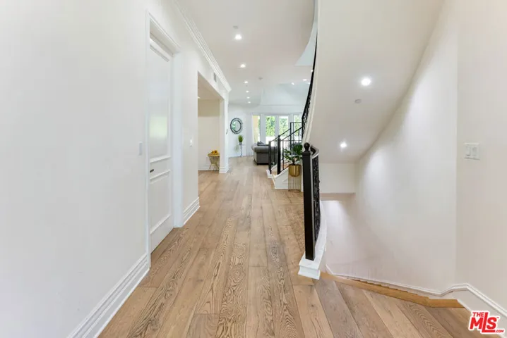 391 S Saltair Avenue, Los Angeles, California 90049