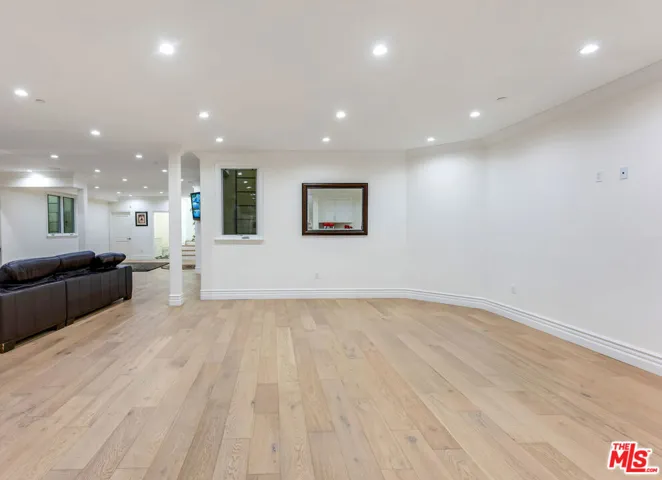 391 S Saltair Avenue, Los Angeles, California 90049