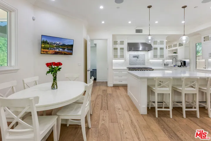 391 S Saltair Avenue, Los Angeles, California 90049