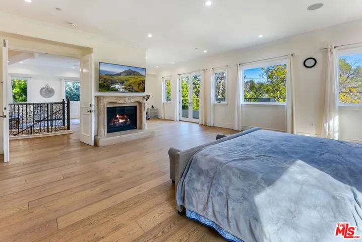 391 S Saltair Avenue, Los Angeles, California 90049