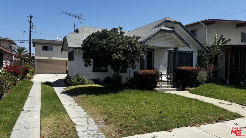 313 W Buckthorn Street, Inglewood, California 90301