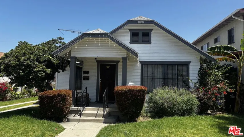 313 W Buckthorn Street, Inglewood, California 90301
