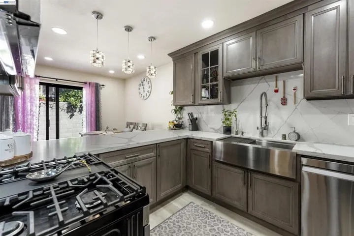 903 Appian Knoll Ct, El Sobrante, California 94803