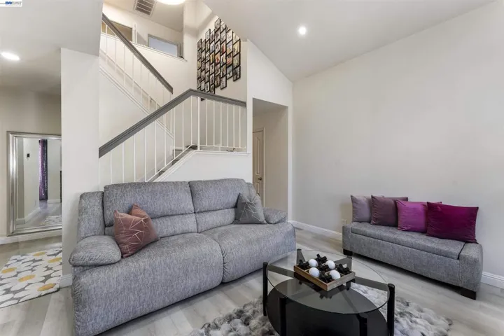 903 Appian Knoll Ct, El Sobrante, California 94803
