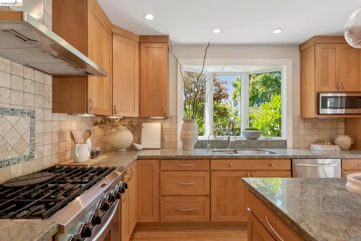 1849 Brentwood Rd, Oakland, California 94602